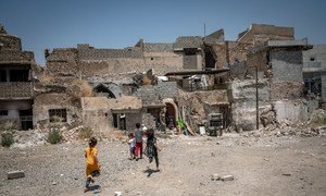 تعمل اليونيسف مع شركائها لإعادة بناء وتأهيل المدارس والمستشفيات في أعقاب الصراع المدمر في الموصل بالعراق.