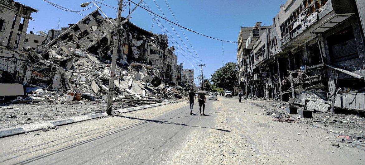 Bâtiments détruits par des frappes aériennes dans la bande de Gaza.