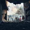 फ़लस्तीनी क्षेत्र ग़ाज़ा में, इसराइल के हवाई हमलों के बाद ध्वसित हुई इमारतों का दृश्य
