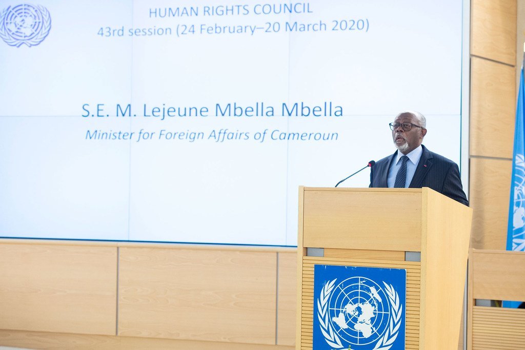 Lejeune Mbella Mbella, Ministre des relations extérieures du Cameroun, s'adresse au segment de haut niveau de la 43e session ordinaire du Conseil des droits de l'homme à Genève.