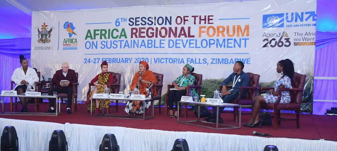 Deputy Secretary-General Amina Mohammed in conversation with young Zimbabweans at the opening of the 6th African Regional Forum on Sustainable Development in Zimbabwe.