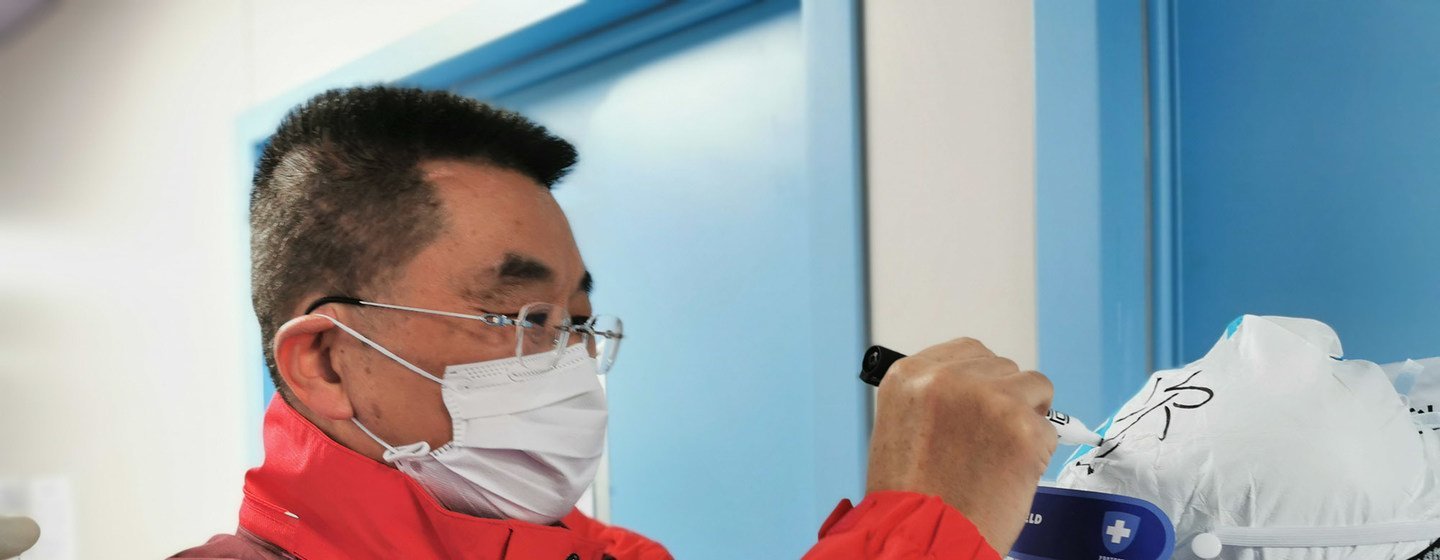 Lu Xiang, Deputy Director of Jiangsu Medical Mission to Huangshi, Hubei during the COVID-19.