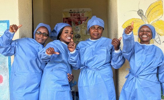 Enfermeiras celebram fim de surto de ebola