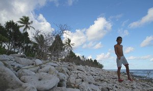L'archipel des Tuvalu du Pacifique Sud est très sensible aux élévations du niveau de la mer provoquées par le changement climatique.