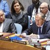 The Russian Foreign Minister Sergey Lavrov (r) addresses the UN Security Council on 25 September 2019, as the UN Secretary-General António Guterres (l) looks on.