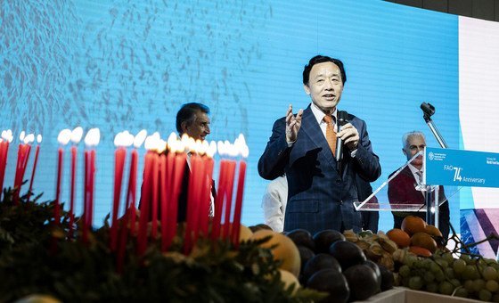 粮农组织总干事屈冬玉在庆祝该组织成立74周年即“世界粮食日”展览开幕之际发表致辞。（资料图）