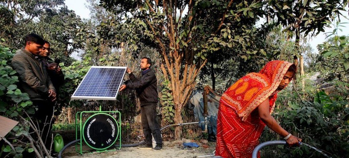 Pompe à eau à énergie solaire au Népal