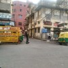 تكثيف وجود الشرطة في شوارع نيودلهي بعد إعلان حكومة الهند إغلاق البلاد لمدة 21 يوما لاحتواء كوفيد-19
