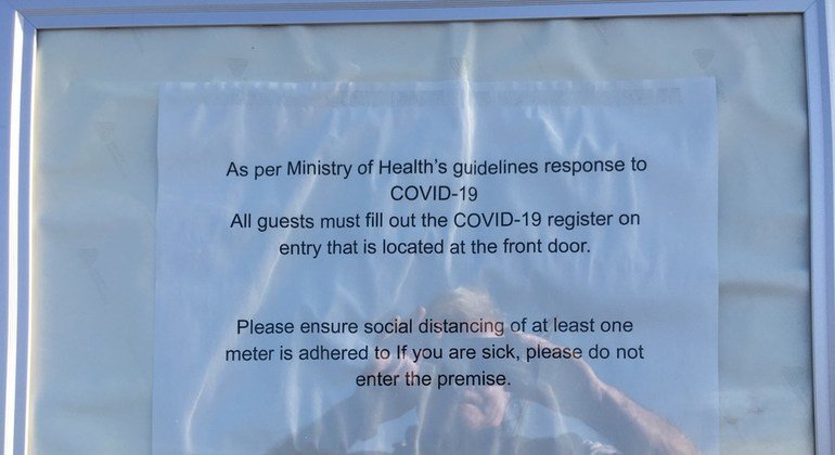 新西兰惠灵顿一个酒吧在2019冠状病毒病大流行期间张贴的告示。