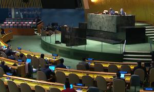 联合国大会第76届会议未经表决通过了一项决议，规定每当安理会常任理事国投否决票时，它就召开会议。