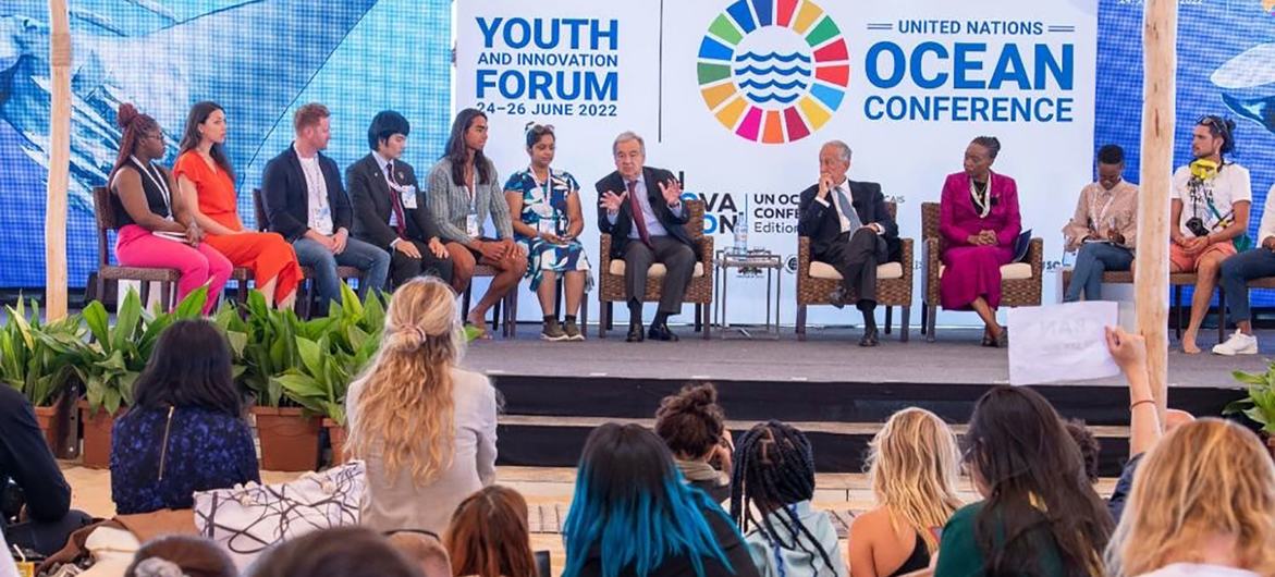 الأمين العام أنطونيو غوتيريش يتحدث في منتدى الشباب والابتكار على هامش مؤتمر الأمم المتحدة للمحيطات في لشبونة، البرتغال.