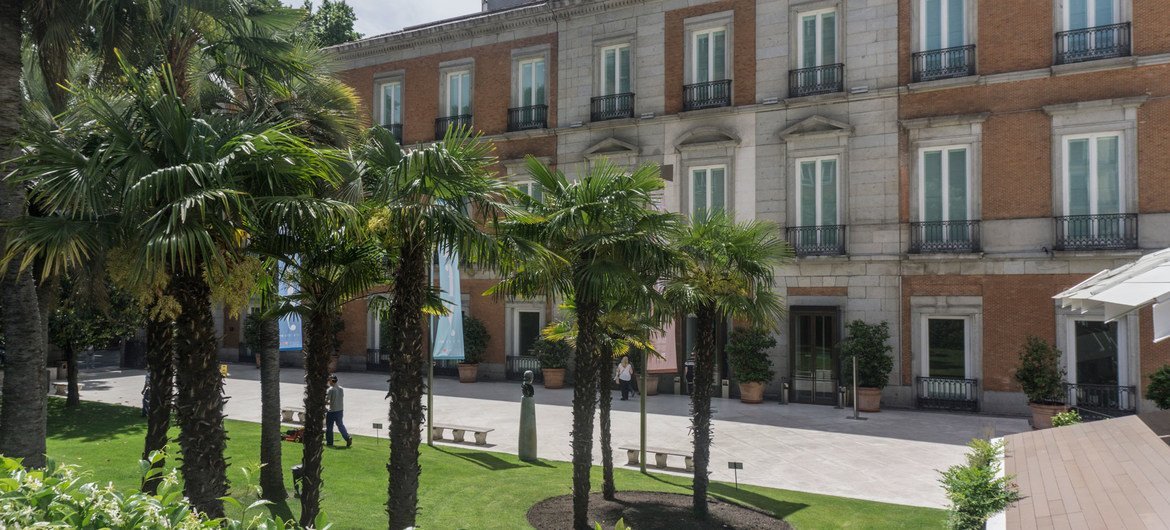 Museum Thyssen-Bornemisza, portion  of the Paseo del Prado and Buen Retiro, Spain.