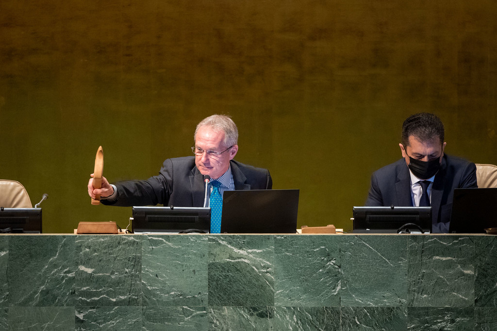 Csaba Kőrösi, President of the 77th session of the UN General Assembly, presides over the general debate of the General Assembly’s seventy-seventh session on the final day. .