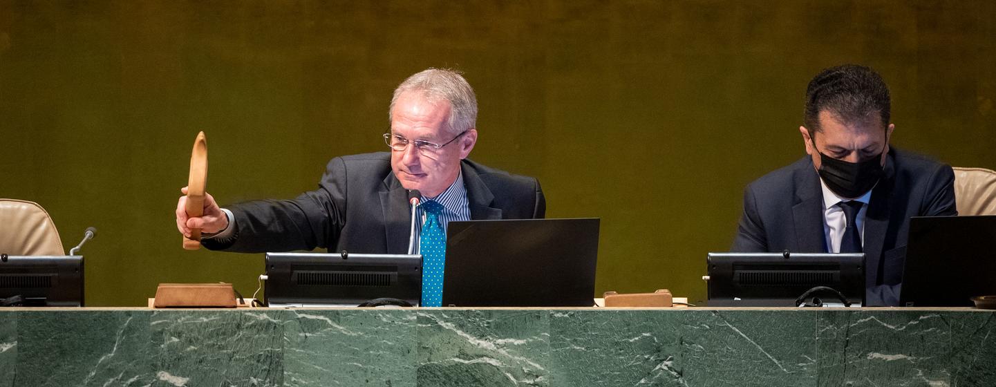Csaba Kőrösi, President of the 77th session of the UN General Assembly, presides over the general debate of the General Assembly’s seventy-seventh session on the final day. .
