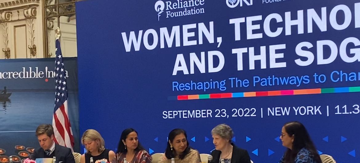 संयुक्त राष्ट्र महिला संस्था (UNWOMEN) की कार्यकारी निदेश व संयुक्त राष्ट्र की सहायक महासचिव, अनिता भाटिया ने 'महिला, तकनीक और एसडीजी: परिवर्तन के रास्ते को दोबारा आकार देना' शीर्षक पर आयोजित एक चर्चा में हिस्सा लिया.