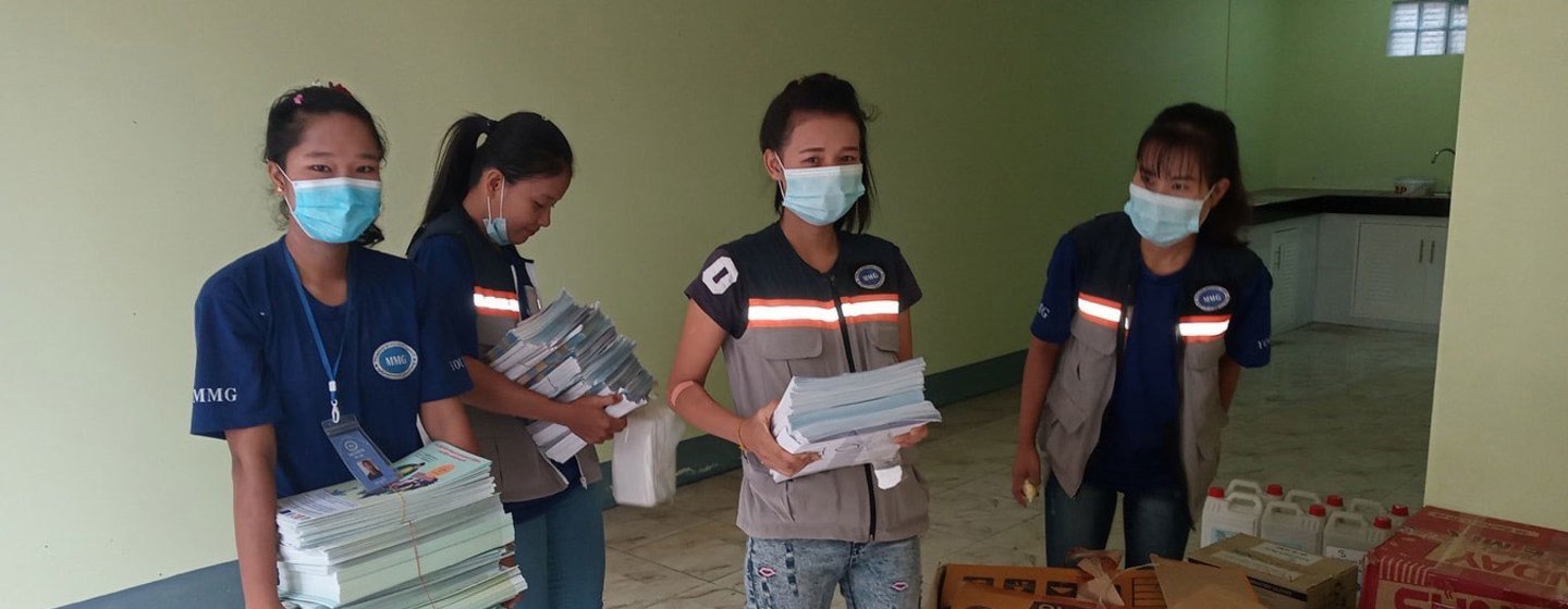 Volunteers at work in the quarantine facility on the Thai border with Myanmar.