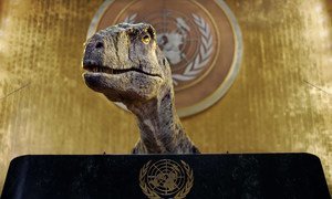 Dans un court-métrage du PNUD, Frankie le dinosaure appelle les dirigeants du monde à ne pas choisir l'extinction.