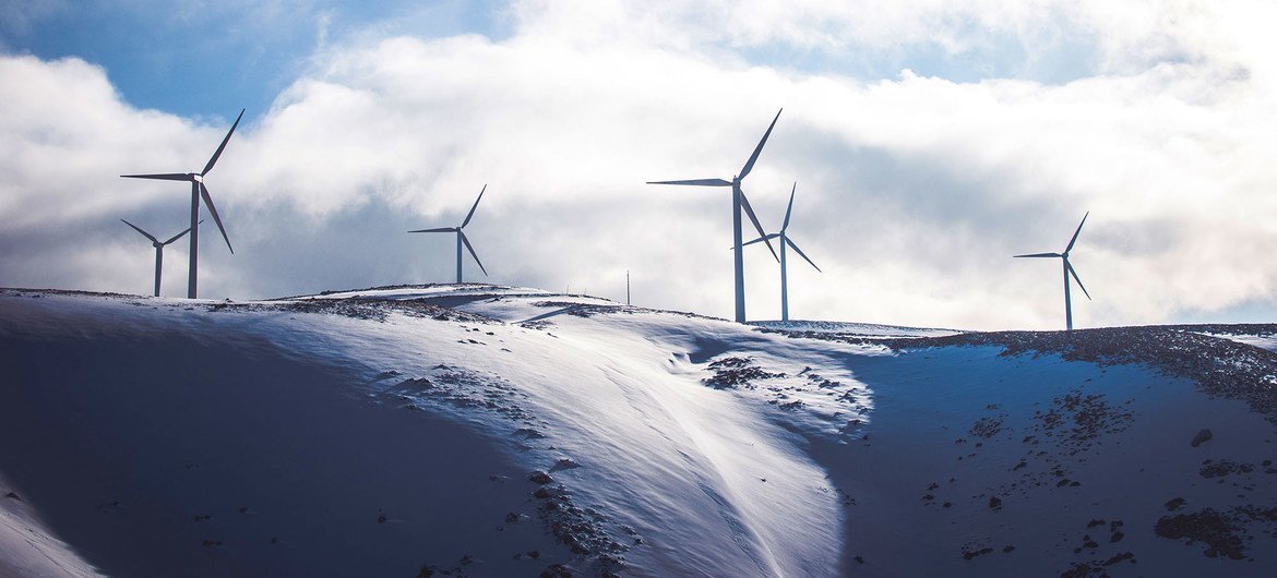Los molinos de viento funcionan todo el año en las zonas septentrionales con características especiales diseñadas para el clima invernal.