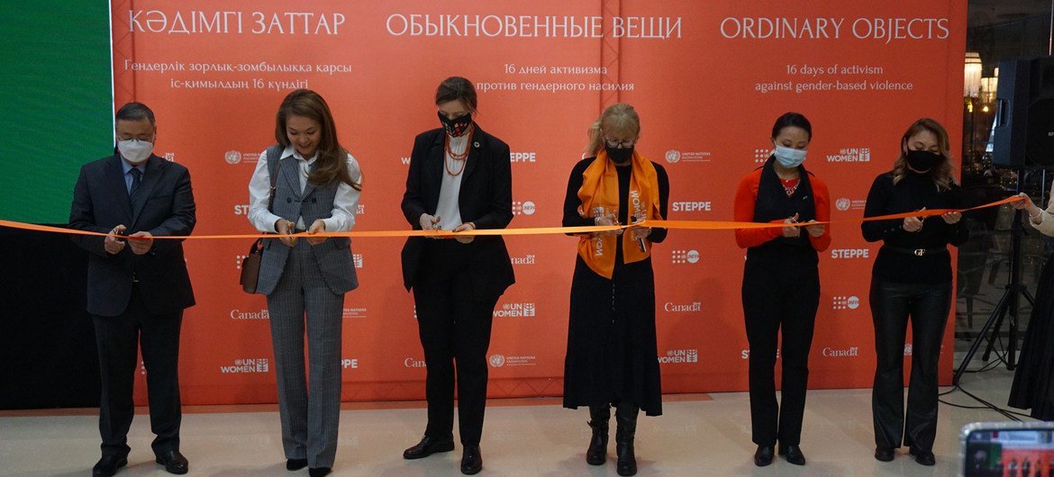 В Казахстане открылась выставка, посвященная борьбе с домашним насилием. 
