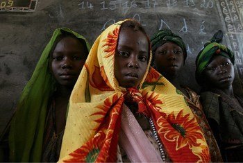Des jeunes filles en République centrafricaine. La jeunesse représente 70% de la population 