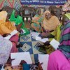 Dans le nord du Darfour, des femmes participent à une discussion sur la résolution 1325 du Conseil de sécurité des Nations Unies sur les femmes, la paix et la sécurité organisée par la MINUAD (photo d'archives)