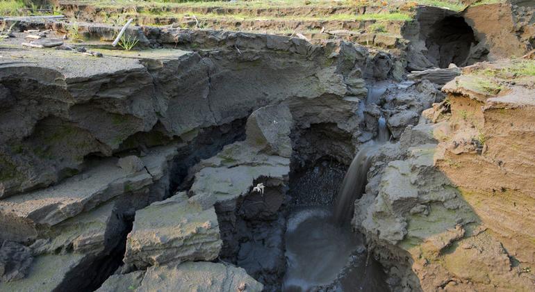 Тающая вечная мерзлота в Сибири