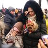 Сотни тысяч людей покинули или пытаются покинуть Украину. 