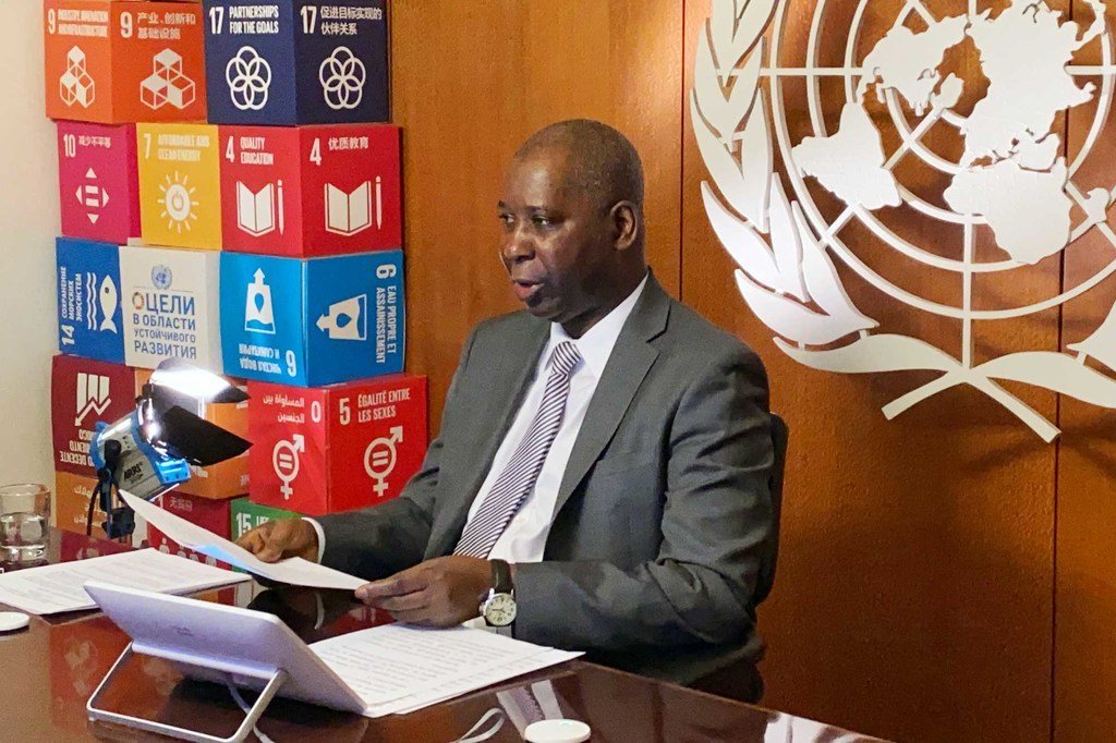 رئيس الجمعية العامة للأمم المتحدة، تيجاني محمد باندي، يشارك في إحاطة عن بعد للدول الأعضاء في الأمم المتحدة بشأن أزمة فيروس كورونا.