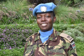  Steplyne Nyaboga, comandante de las fuerzas de mantenimiento de la paz de Kenya, Premio al Defensor Militar de Género del Año 2020 de las Naciones Unidas.