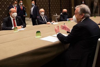 Генеральный секретарь ООН Анотониу Гутерриш в Женеве на встрече с лидером турков-киприотов Эрсином Татаром. 
