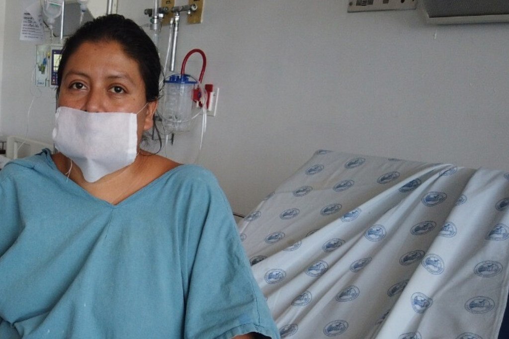 Une patiente dans une chambre de l'hopital Juarez de Mexico, au Mexique