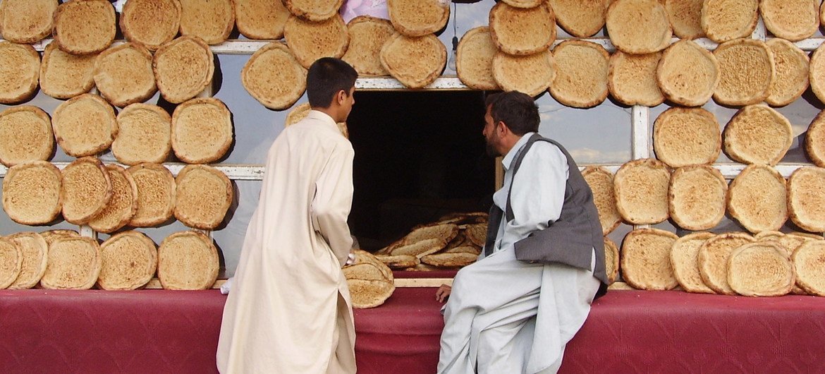 阿富汗喀布尔的一家面包房。