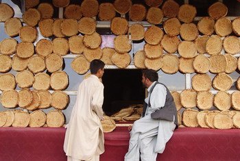 阿富汗喀布尔的一家面包房。