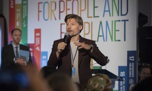 Nikolaj Coster-Waldau, ator de Game of Thrones e embaixador da Boa Vontade do Pnud, participa de um evento na ODS Action Zone.