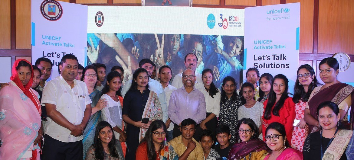 20 नवंबर 2019 को विश्व बाल दिवस भारत में भी नीले रंग में सराबोर होकर मनाया गया. बाल अधिकार संधि के 30 वर्ष पूरे होने के विषय पर विशेष कार्यक्रम आयोजित किए गए.