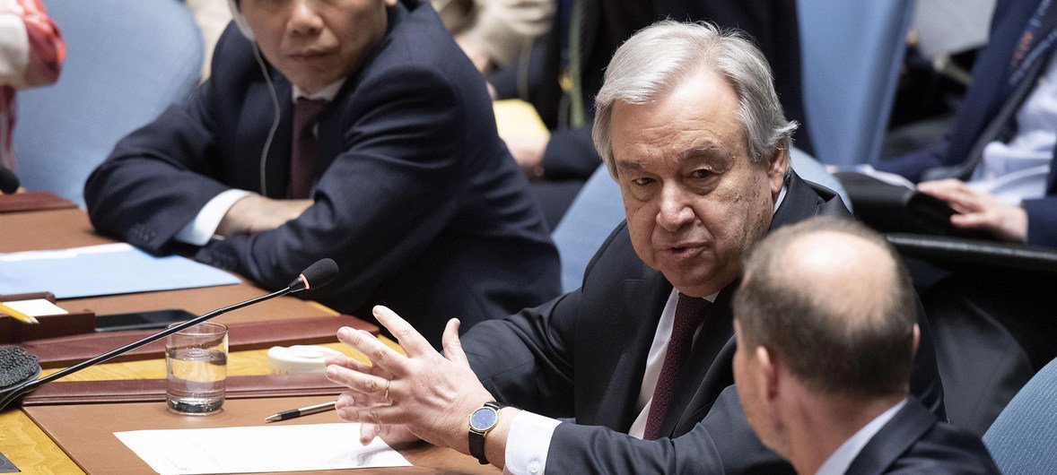 Le Secrétaire général de l'ONU, António Guterres, assiste à une réunion d'urgence du Conseil de sécurité sur la Syrie.