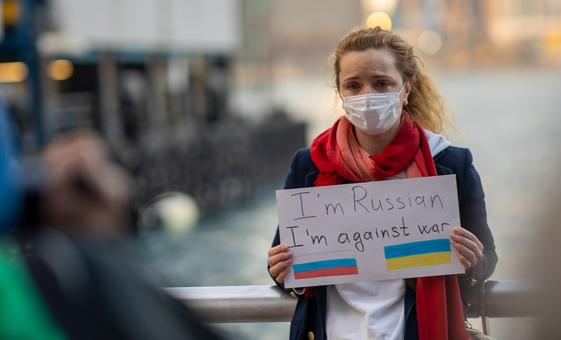 Россиянка протестует против войны в Украине. 