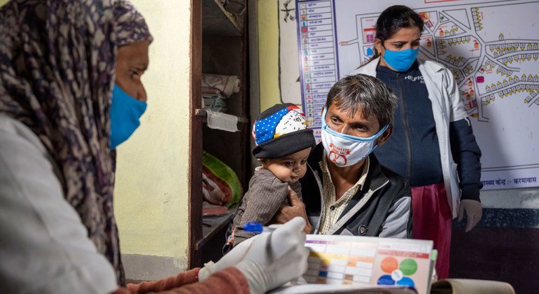 भारत में, अप्रैल महीने में, कोविड-19 महामारी की दूसरी लहर देखी गई है जिसने ख़ासी तबाही मचा दी.