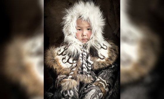 Menina Even, República de Sakha, Nordeste da Sibéria, Rússia