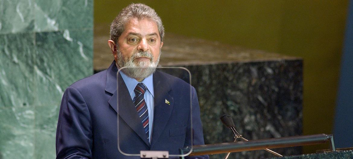 Former President Luiz Inácio Lula da Silva of Brazil addresses the Fifty-Ninth Session of the UN General Assembly in 2004. (file)