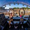Las hermanas DJ Liv y Mim Nervo durante su actuación en el festival de música Tomorrowland, en Bélgica, donde presentaron por primera vez su canción para crear conciencia sobre la vulnerabilidad de los niños al trabajo infantil y la trata.