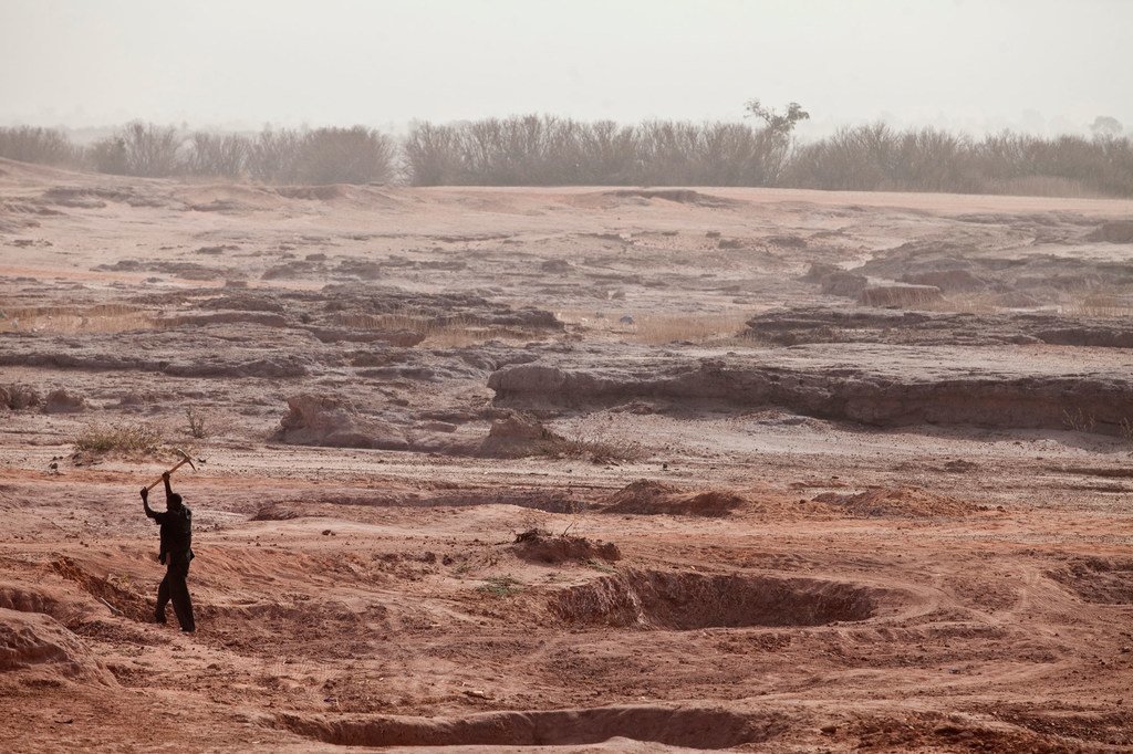 Algunas áreas de Níger sufren degradación debido a prácticas de explotación insostenibles.
