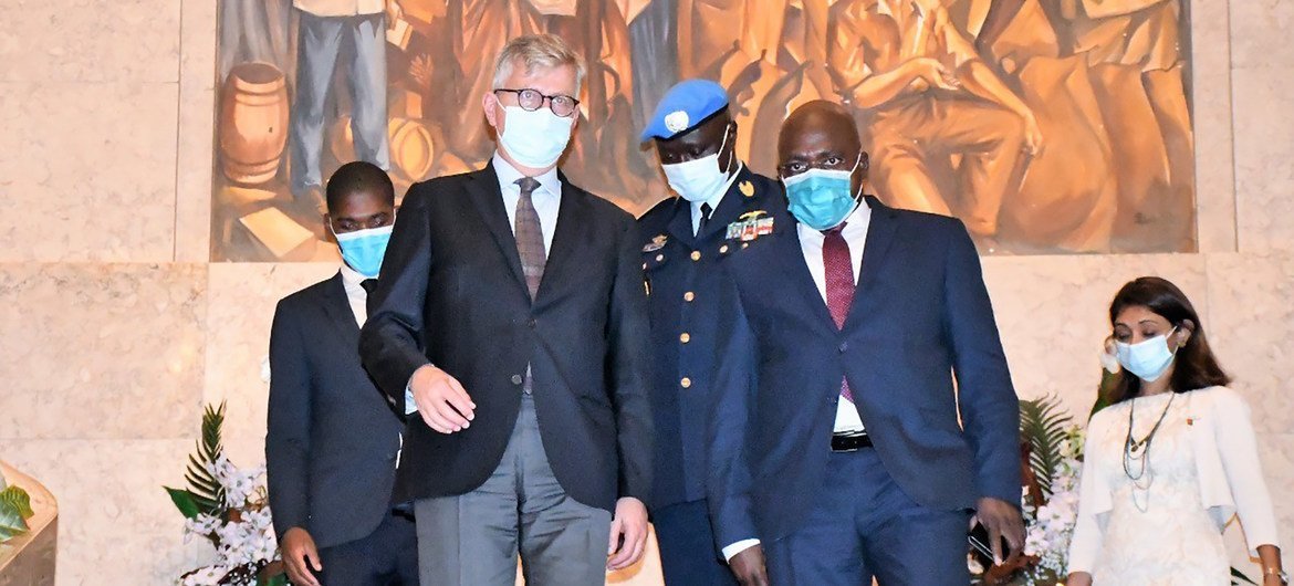 Chefe das Operações de Paz, Jean-Pierre Lacroix, com o ministro das Relações Exteriores de Angola, Téte António