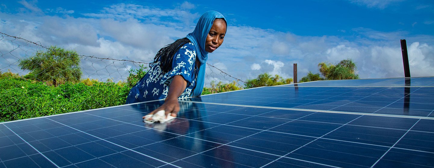 A women's cooperative in southern Mauritania is using solar energy to operate the borehole that supplies water to the market garden.