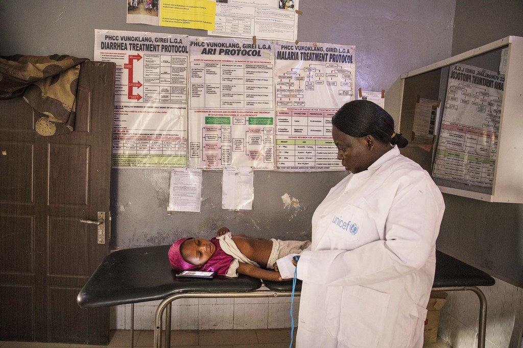 يتسبب الالتهاب الرئوي في وفاة أكثر من 800 ألف طفل دون سن الخامسة كل عام. في نيجيريا (في الصورة)، كان الأطفال يمثلون أكبر عدد من الذين لقوا حتفهم، مع ما يقدر بنحو 162 ألف حالة وفاة في عام 2018.