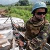 جنود حفظ السلام يرافقون قافلة إنسانية إلى قرية بينغا في منطقة كيفو الشمالية، جمهورية الكونغو الديمقراطية.