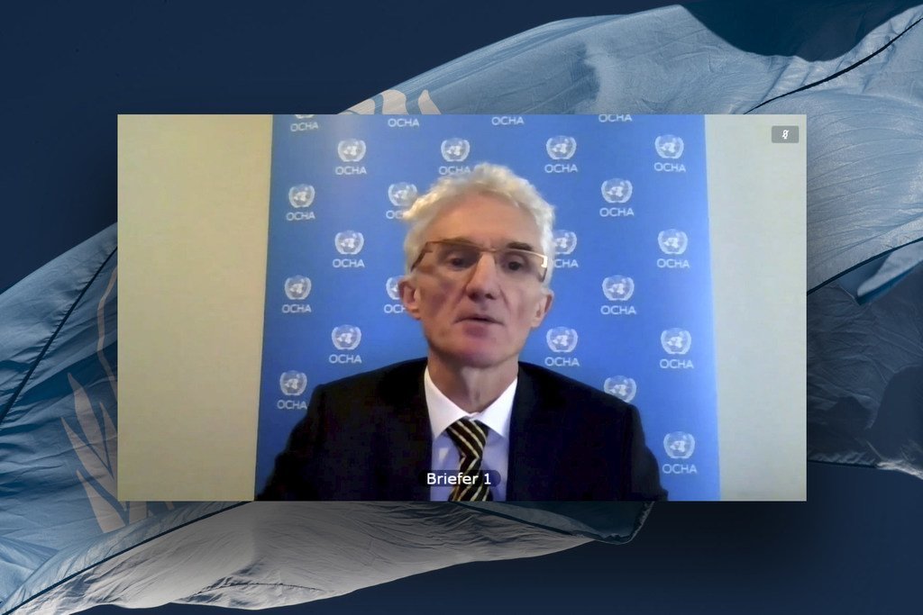 من الأرشيف: مارك لوكوك، منسق الأمم المتحدة للشؤون الإنسانية، خلال اجتماع مجلس الأمن في دائرة تلفزيونية مغلقة.