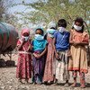 यमन के ग्रामीण इलाक़ों में बहुत से लोगों को तीव्र भुखमरी के हालात का सामना करना पड़ रहा है.