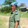 A boina-azul Doreen Malambo, da Zâmbia, é a vencedora do Prêmio da ONU para Mulher Policial do Ano.