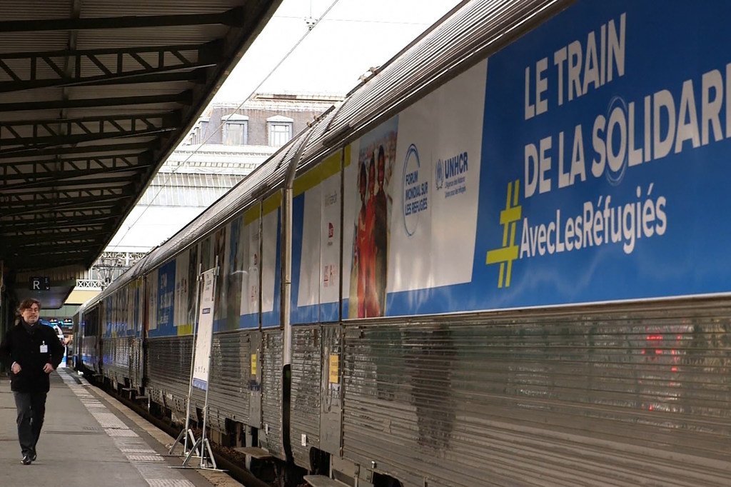 "قطار التضامن" ينطلق من باريس إلى جنيف بهدف تثقيف